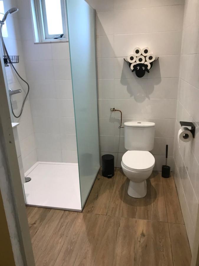 T Schooltje Hotel Schoondijke Kültér fotó